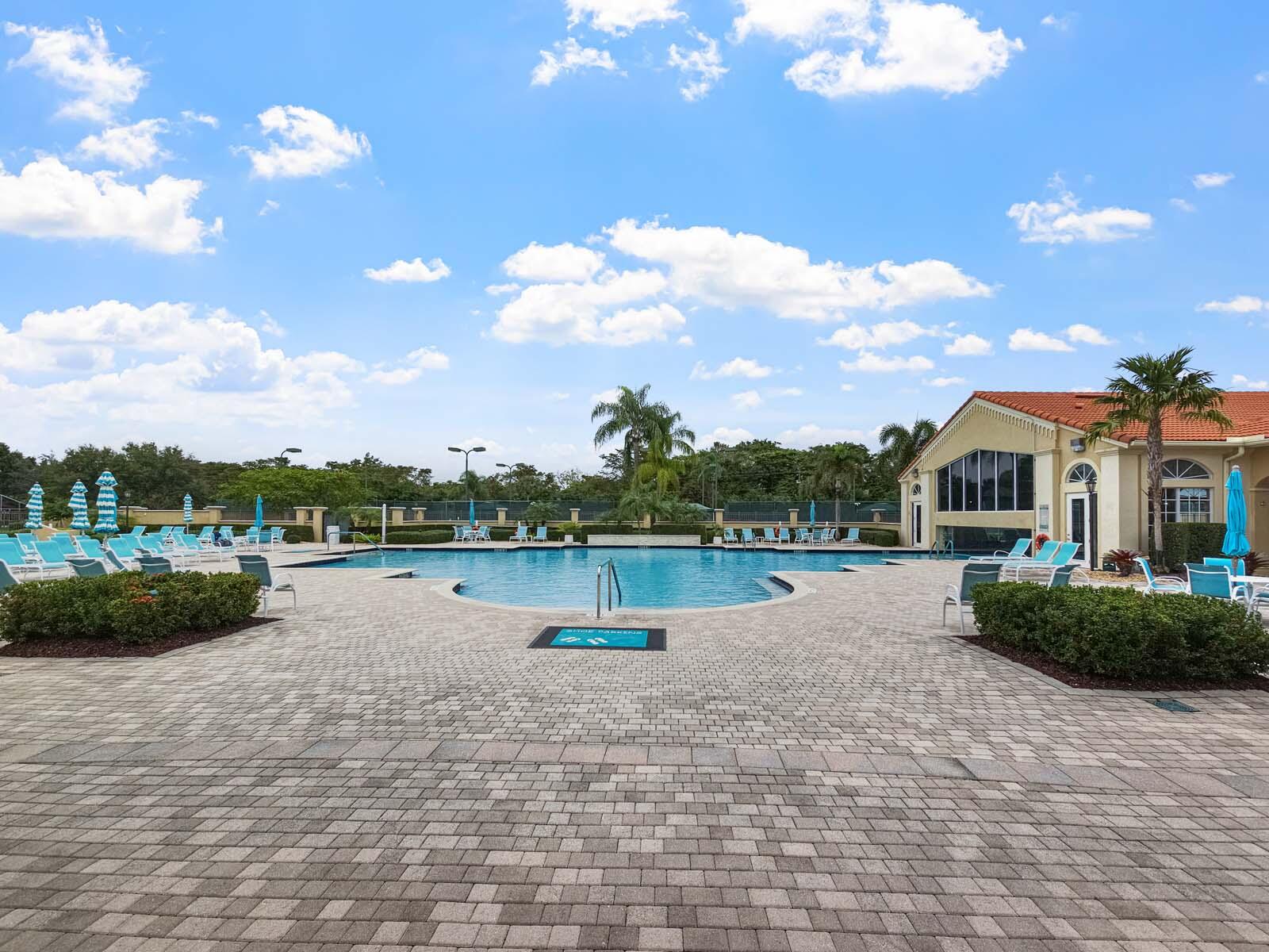 CASCADE LAKES - Residential