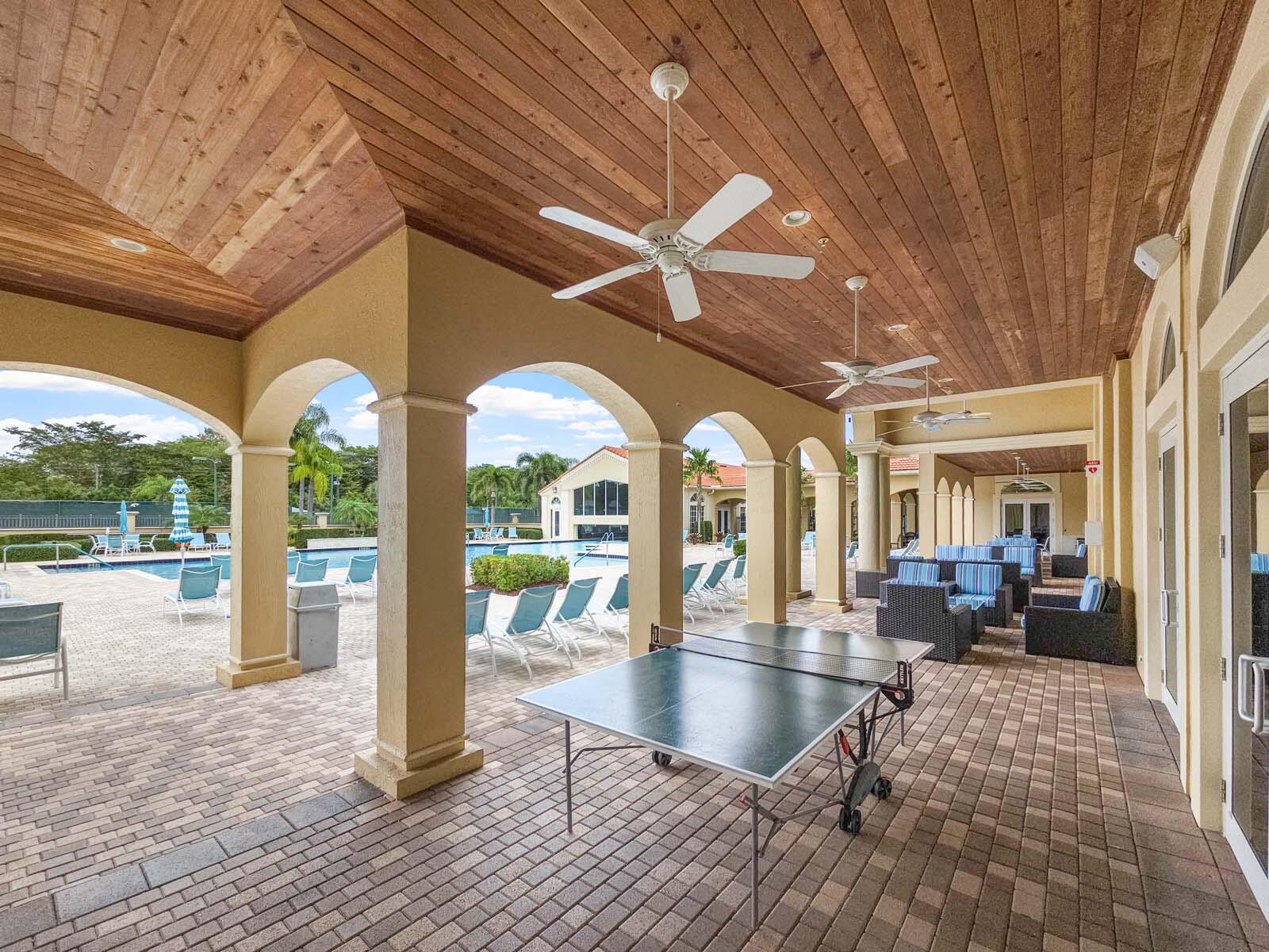 CASCADE LAKES - Residential