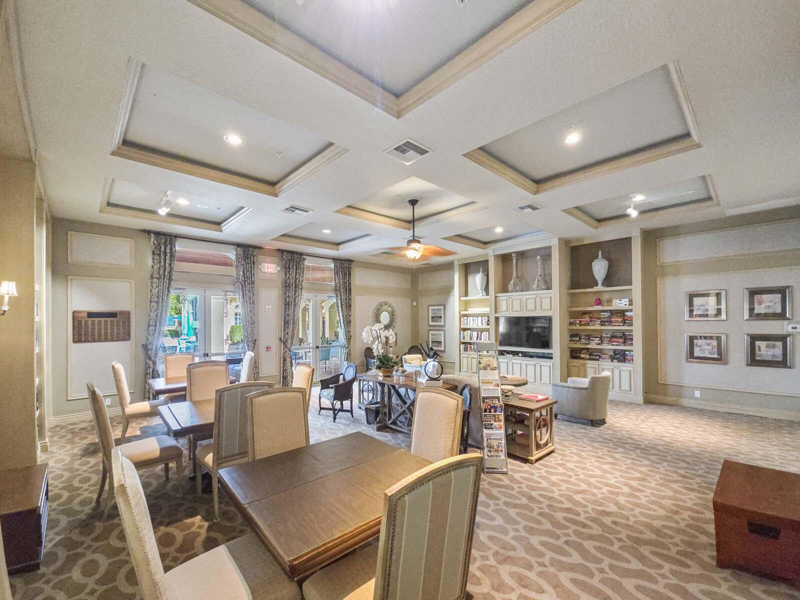 CASCADE LAKES - Residential