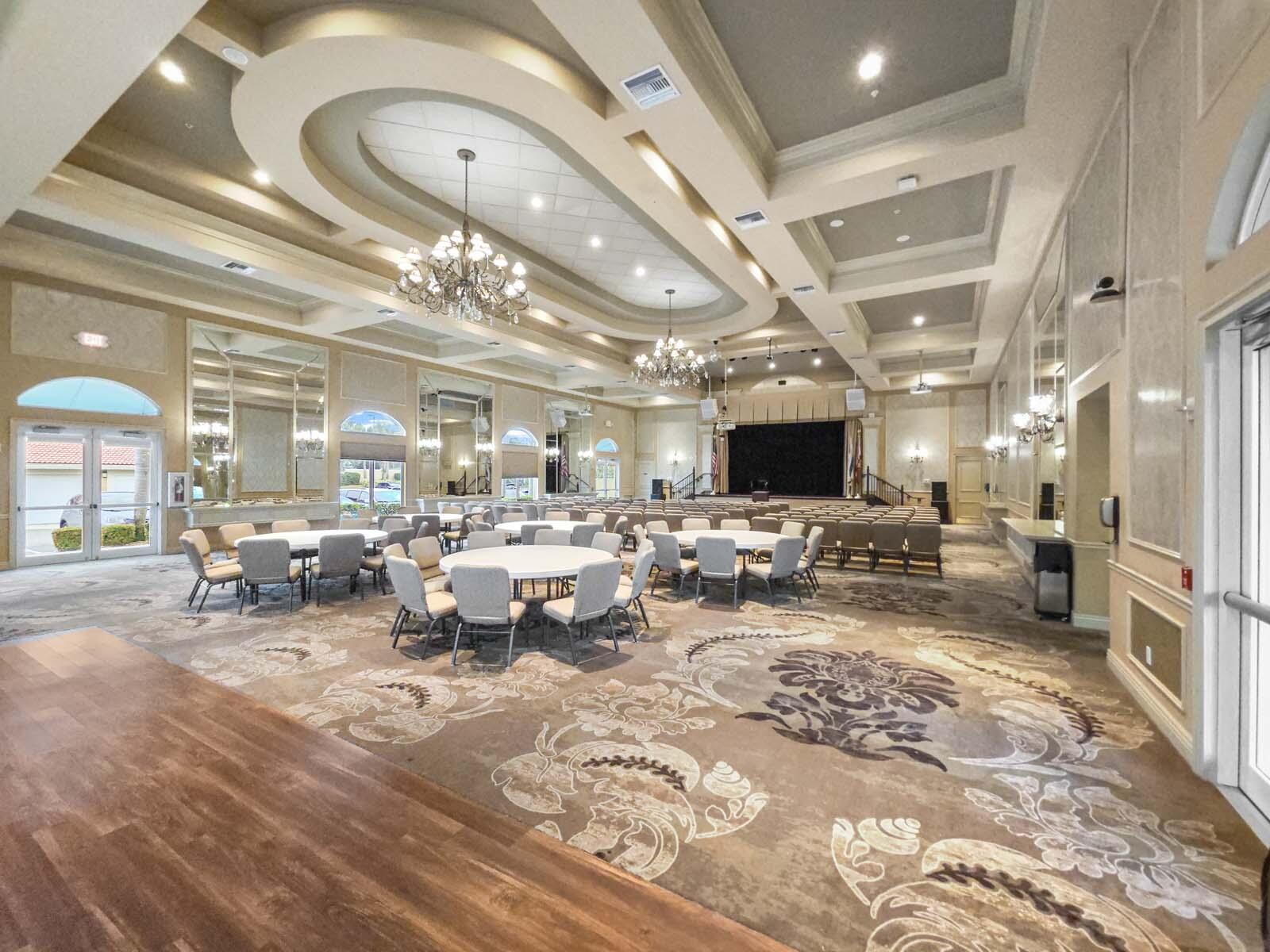 CASCADE LAKES - Residential