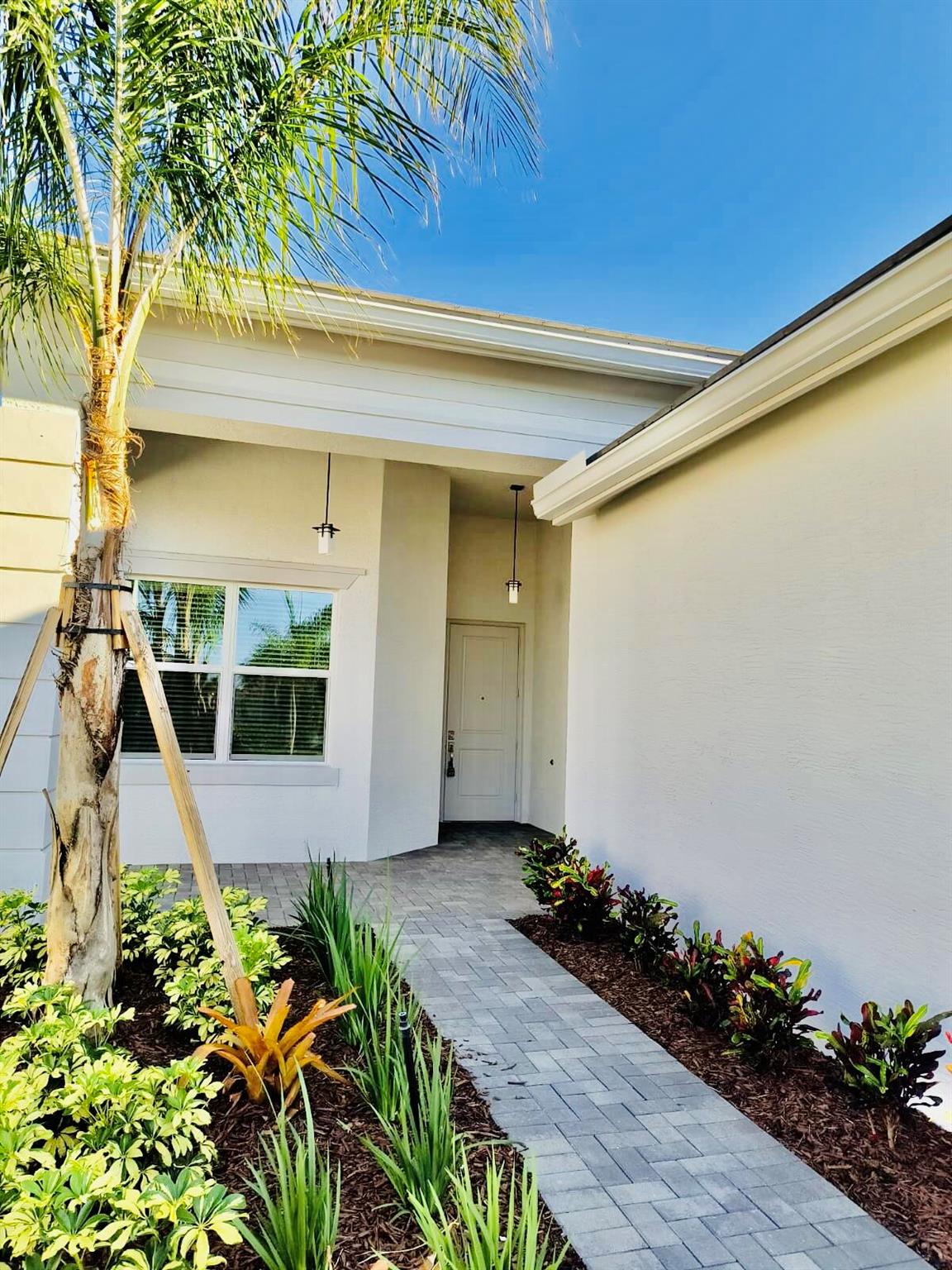 VALENCIA GROVE, RIVERLAND - Residential Lease