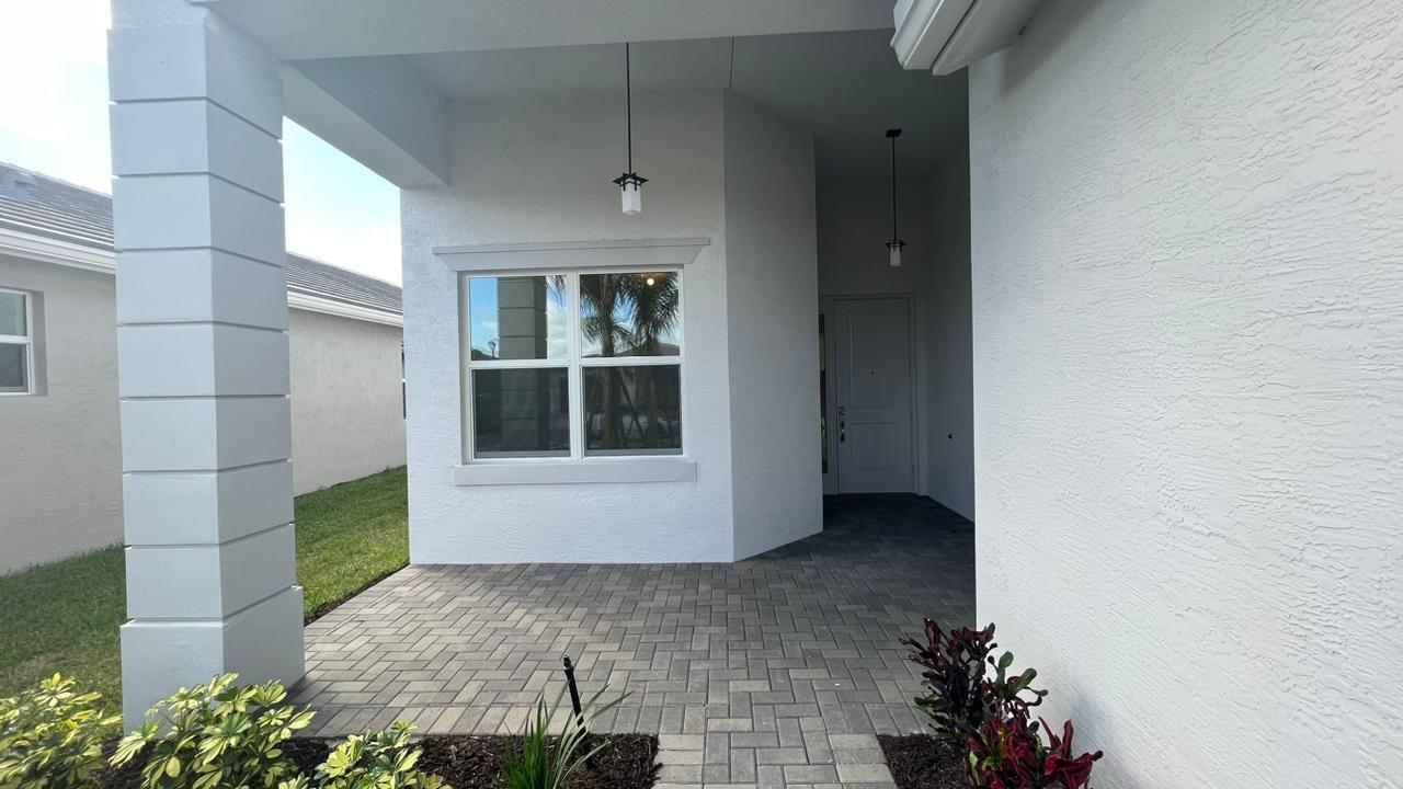 VALENCIA GROVE, RIVERLAND - Residential Lease