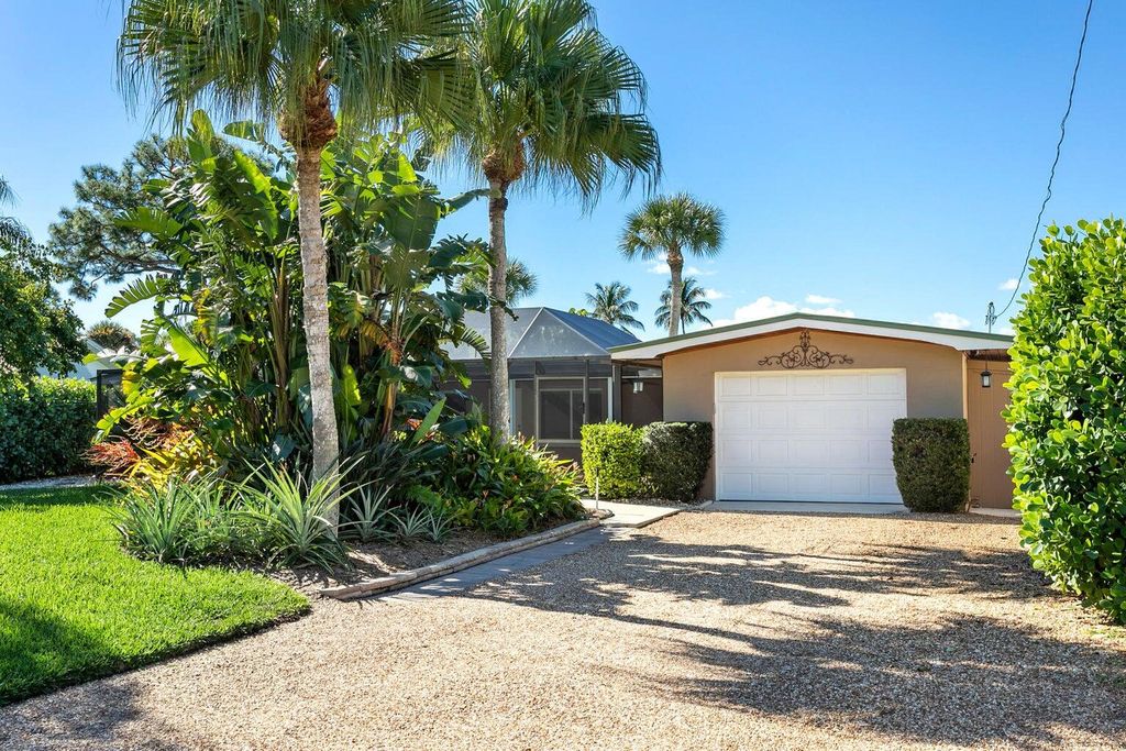 Photo of 1282 SW Pelican Crescent, Palm City, FL 34990 (MLS # R11164547)