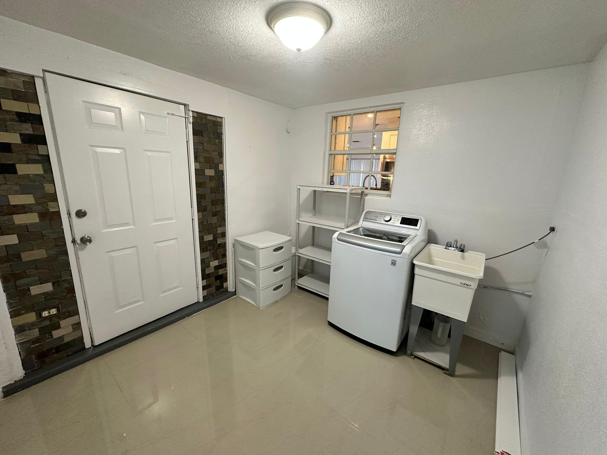 ROLLING GREEN - Residential Lease