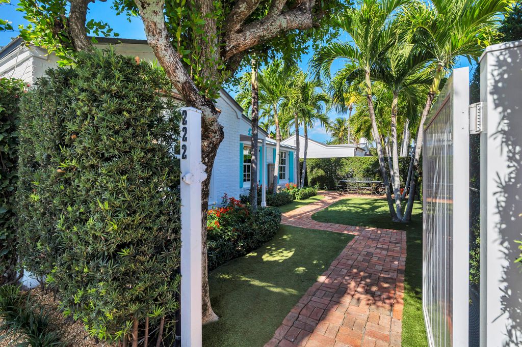 Photo of 222 S County Road, Palm Beach, FL 33480 (MLS # R11157317)