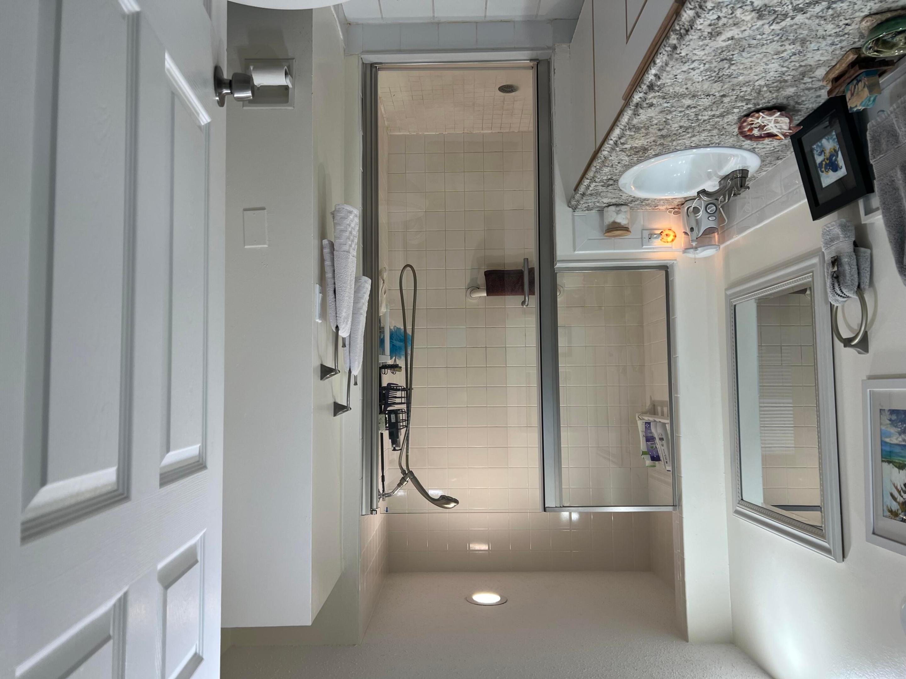 THE LITTLE CLUB CONDO - Residential
