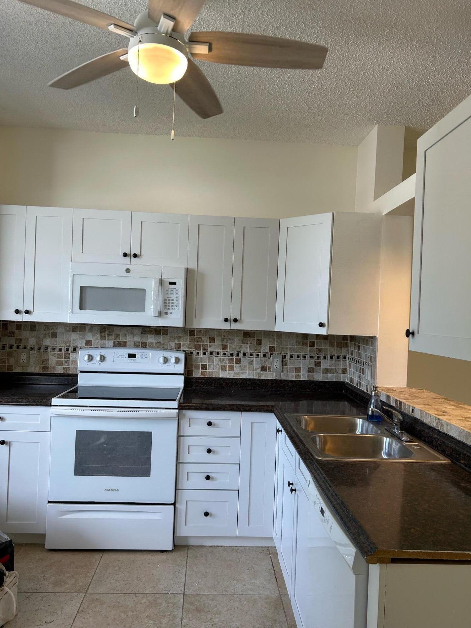 18081 SE Country Club Drive Apt 341