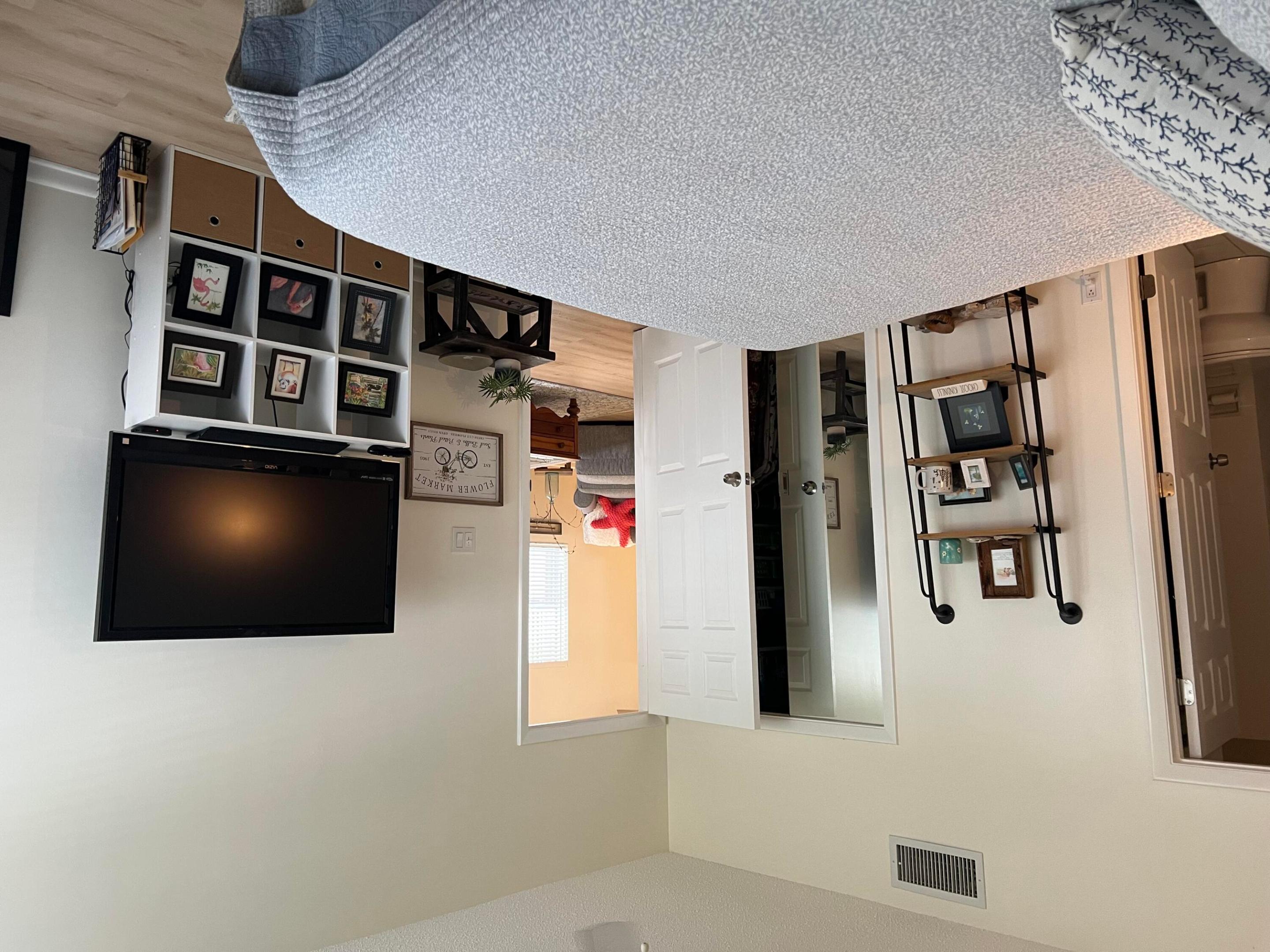 THE LITTLE CLUB CONDO - Residential