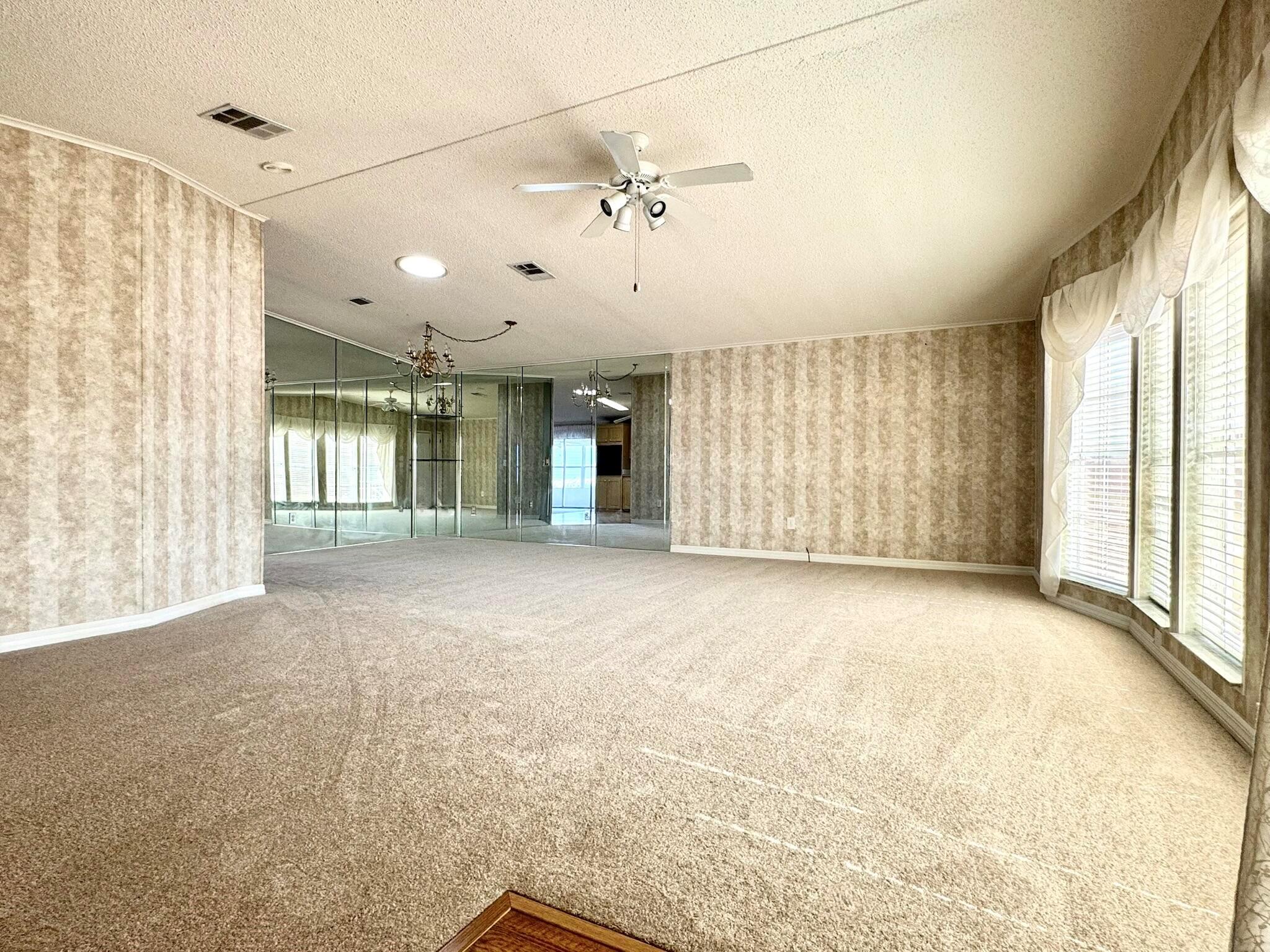8395 Delphinium Court, Port St Lucie, FL, 34952/$236,900 3 8395 Delphinium Court
