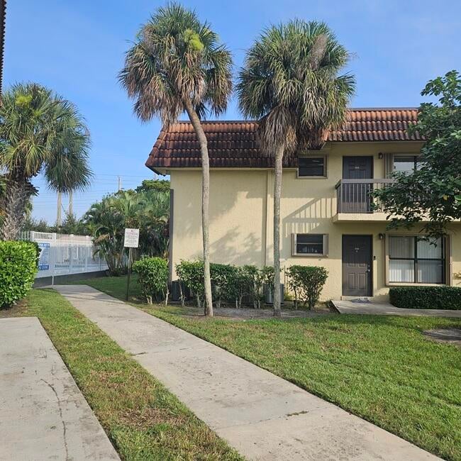 10069 NW 4th Street 204