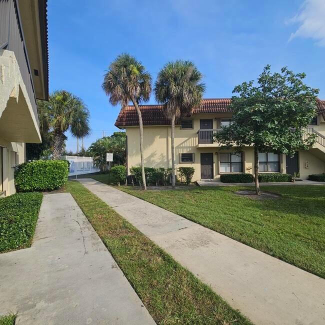 10069 NW 4th Street 204