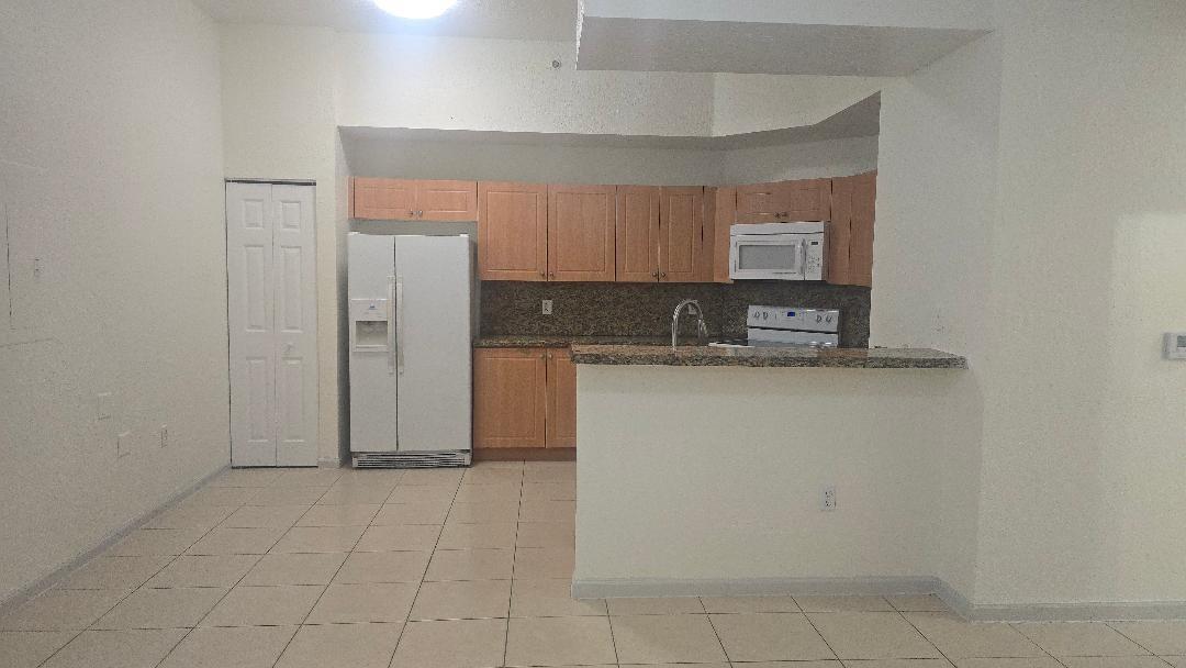 Riverside Villas At - Residential Lease