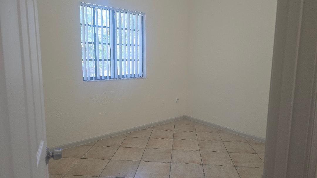 Riverside Villas At - Residential Lease