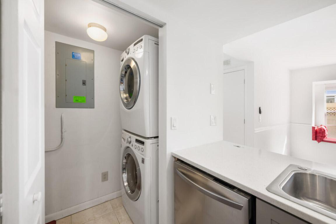 VICTORIA WOODS PL 1 - Residential Lease