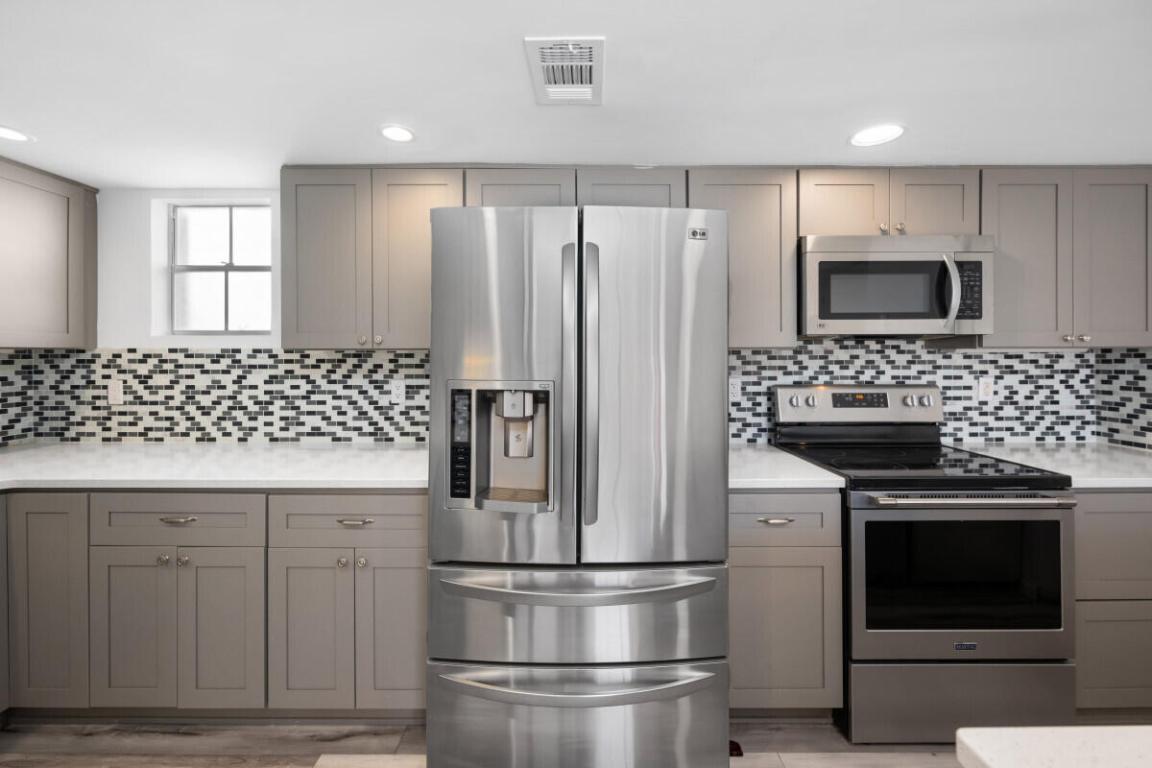 VICTORIA WOODS PL 1 - Residential Lease