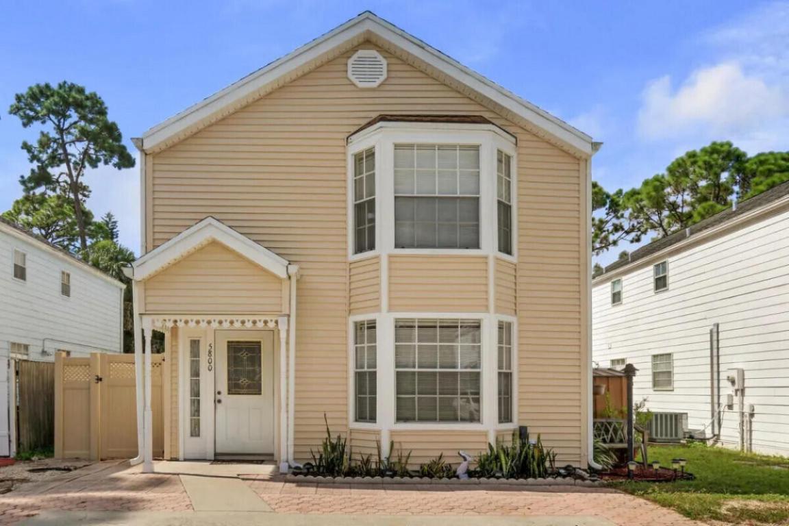 VICTORIA WOODS PL 1 - Residential Lease