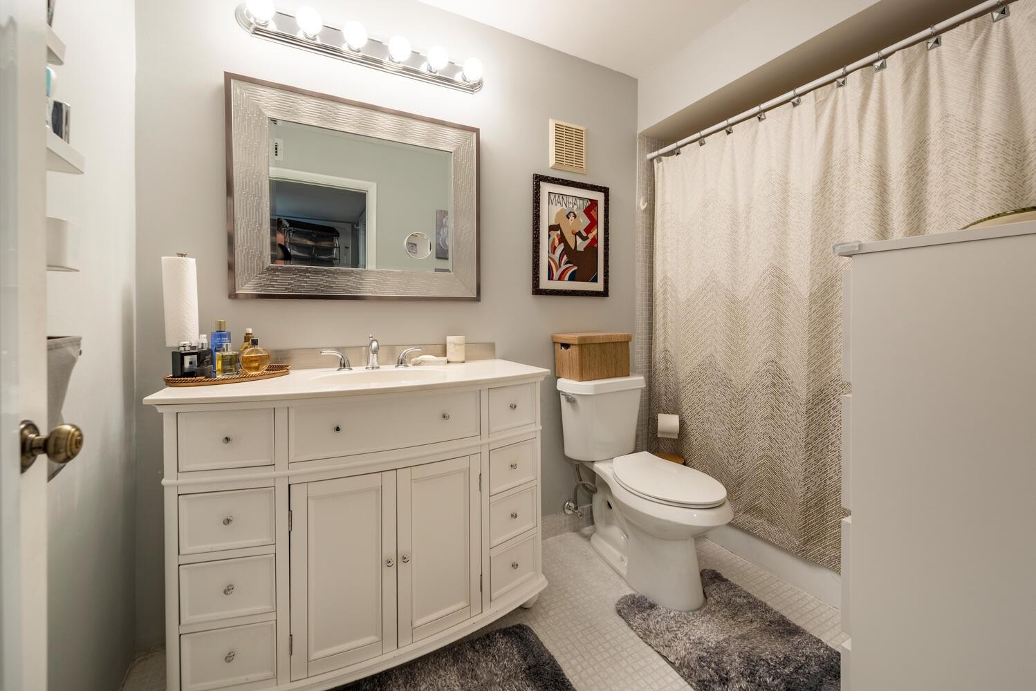 COUNTRY CLUB APTS - Residential