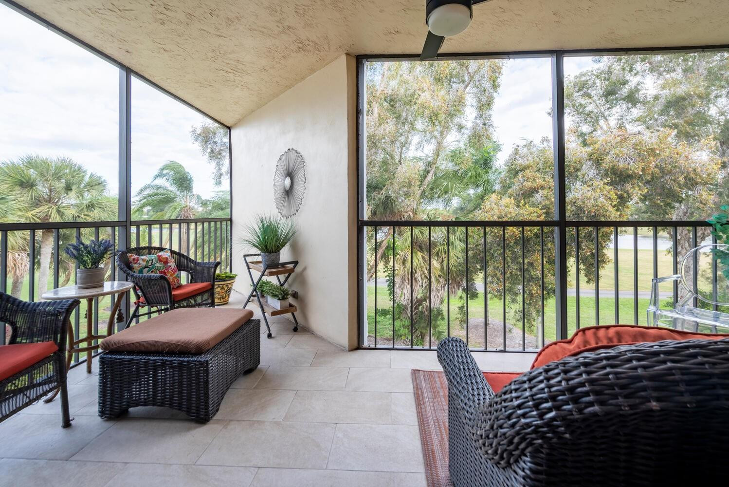 COUNTRY CLUB APTS - Residential