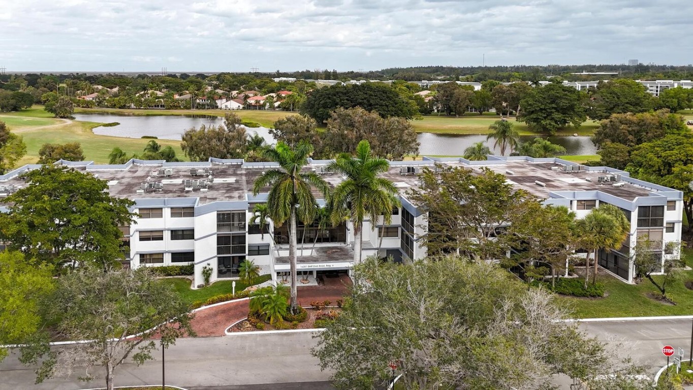 COUNTRY CLUB APTS - Residential