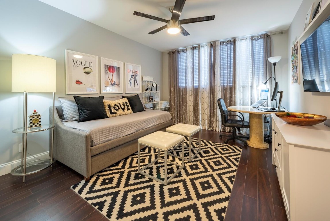 COUNTRY CLUB APTS - Residential