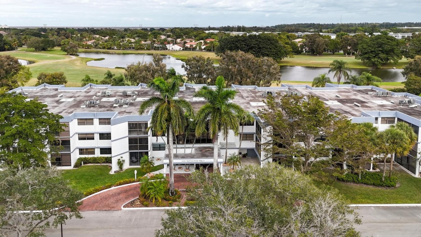 COUNTRY CLUB APTS - Residential