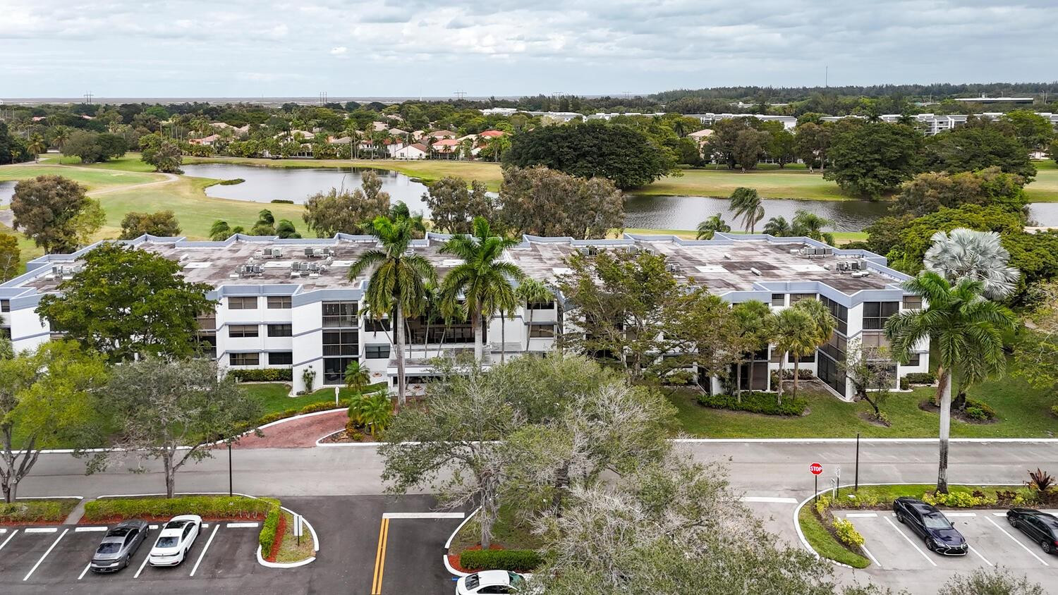 COUNTRY CLUB APTS - Residential