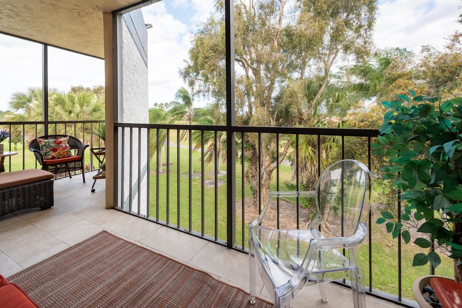 COUNTRY CLUB APTS - Residential