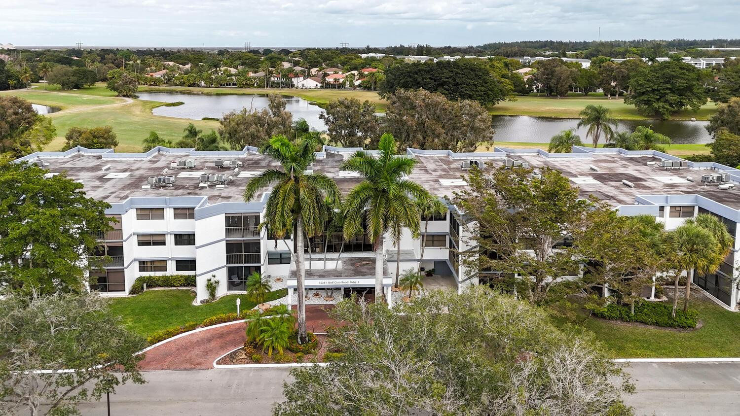 COUNTRY CLUB APTS - Residential