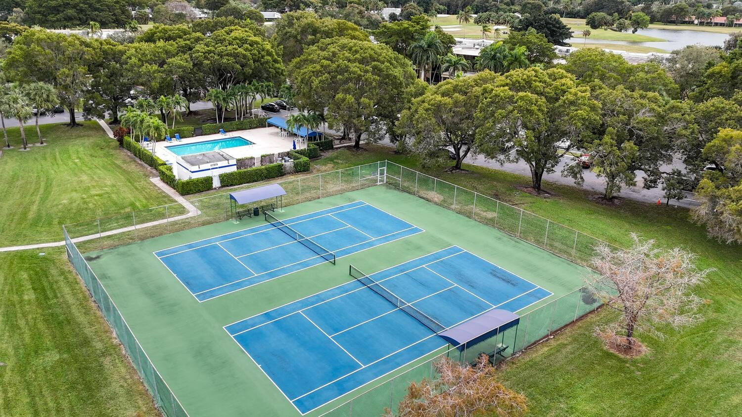 COUNTRY CLUB APTS - Residential