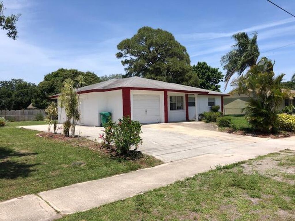 Photo of 3206 Juanita Avenue, Fort Pierce, FL 34946 (MLS # R11107193)
