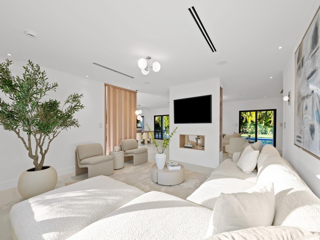 7125 SW 119th Street