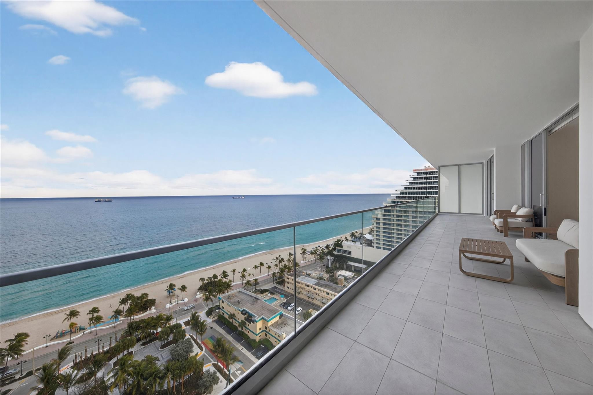 153 N Seabreeze 1901-S