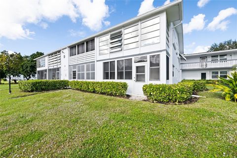 Tiny photo for 39 Prescott B #39, Deerfield Beach, FL 33442 (MLS # F10544676)