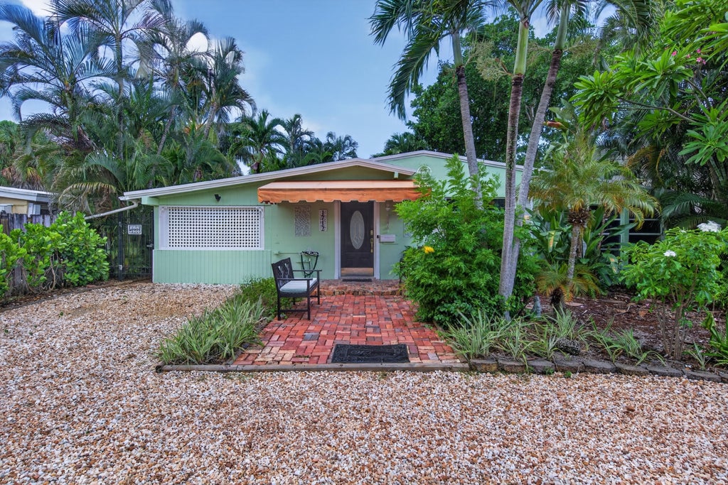 Photo of 1712 NE 16th Avenue, Fort Lauderdale, FL 33305 (MLS # B26073534)