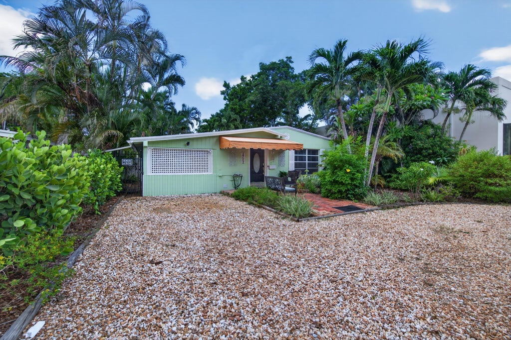 Photo of 1712 NE 16th Avenue, Fort Lauderdale, FL 33305 (MLS # B26073534)