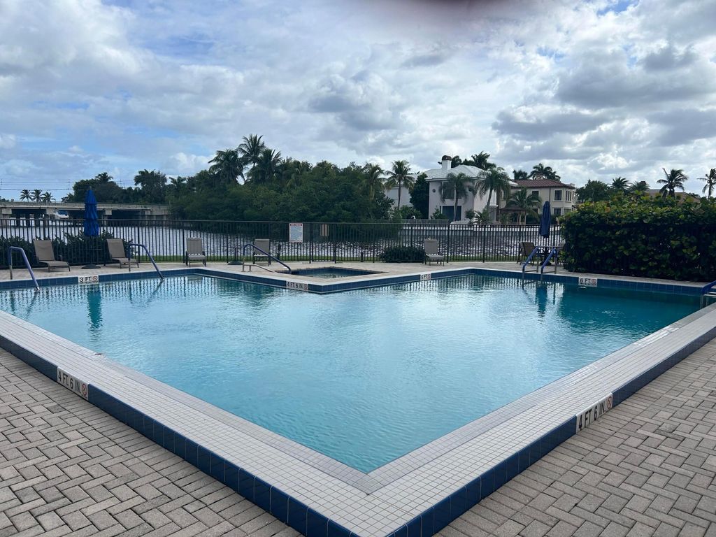 Photo of 11370 Twelve Oaks Way #117, North Palm Beach, FL 33408 (MLS # R11082339)