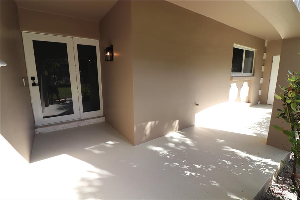 Photo 36 of 42 of 2917 N Palm Aire Dr 2917 house
