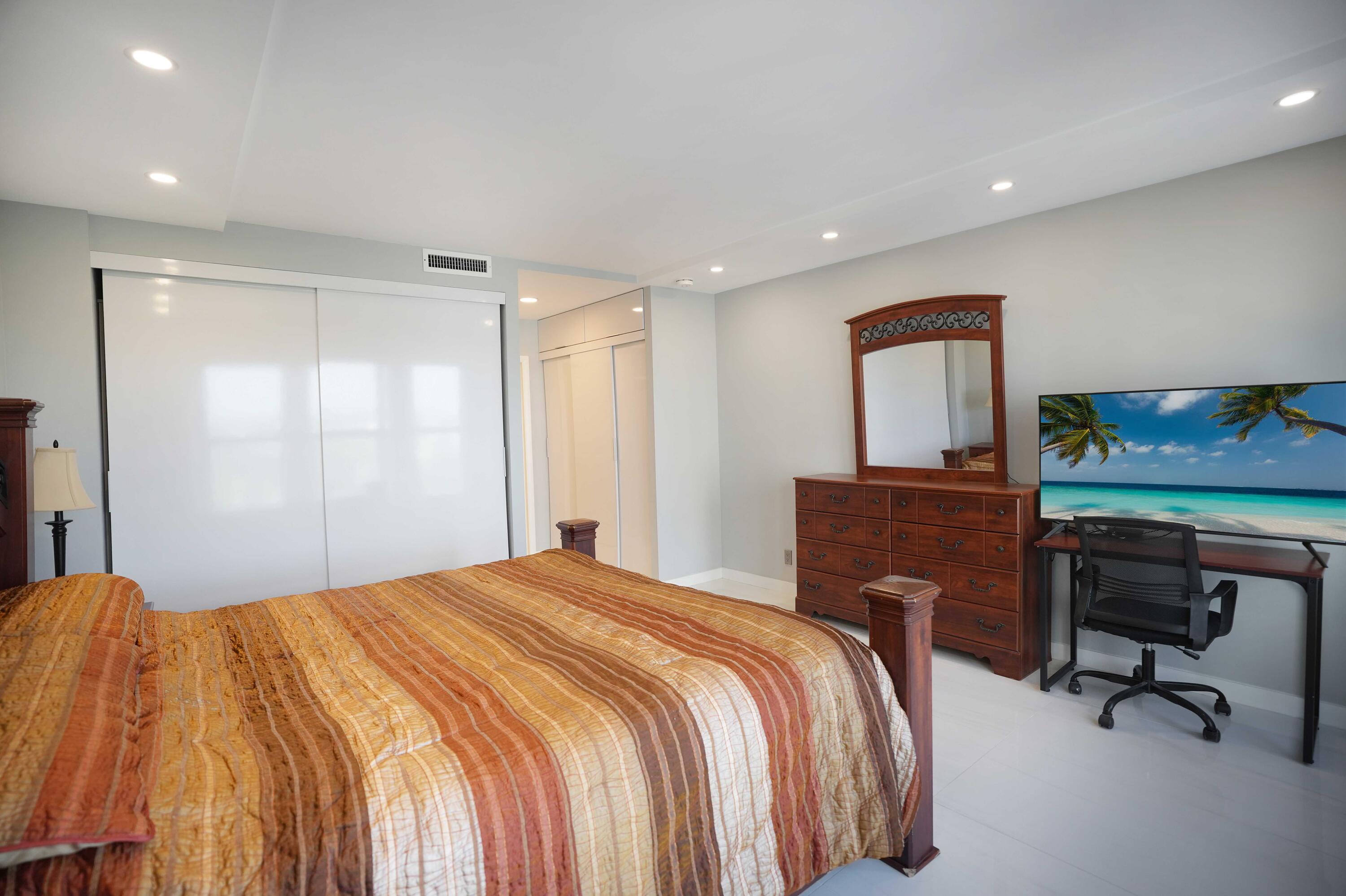 riviera condo - Residential