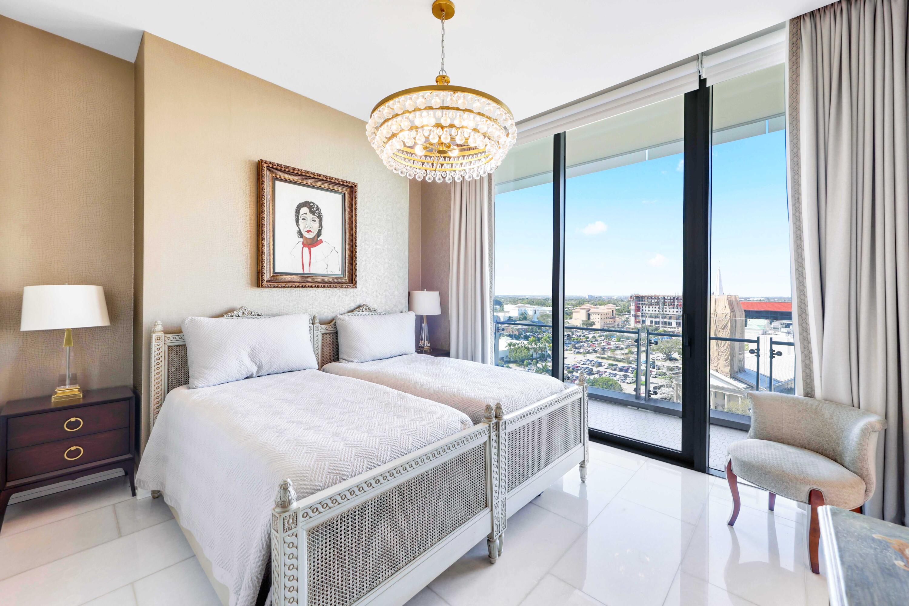 BRISTOL CONDO - Residential