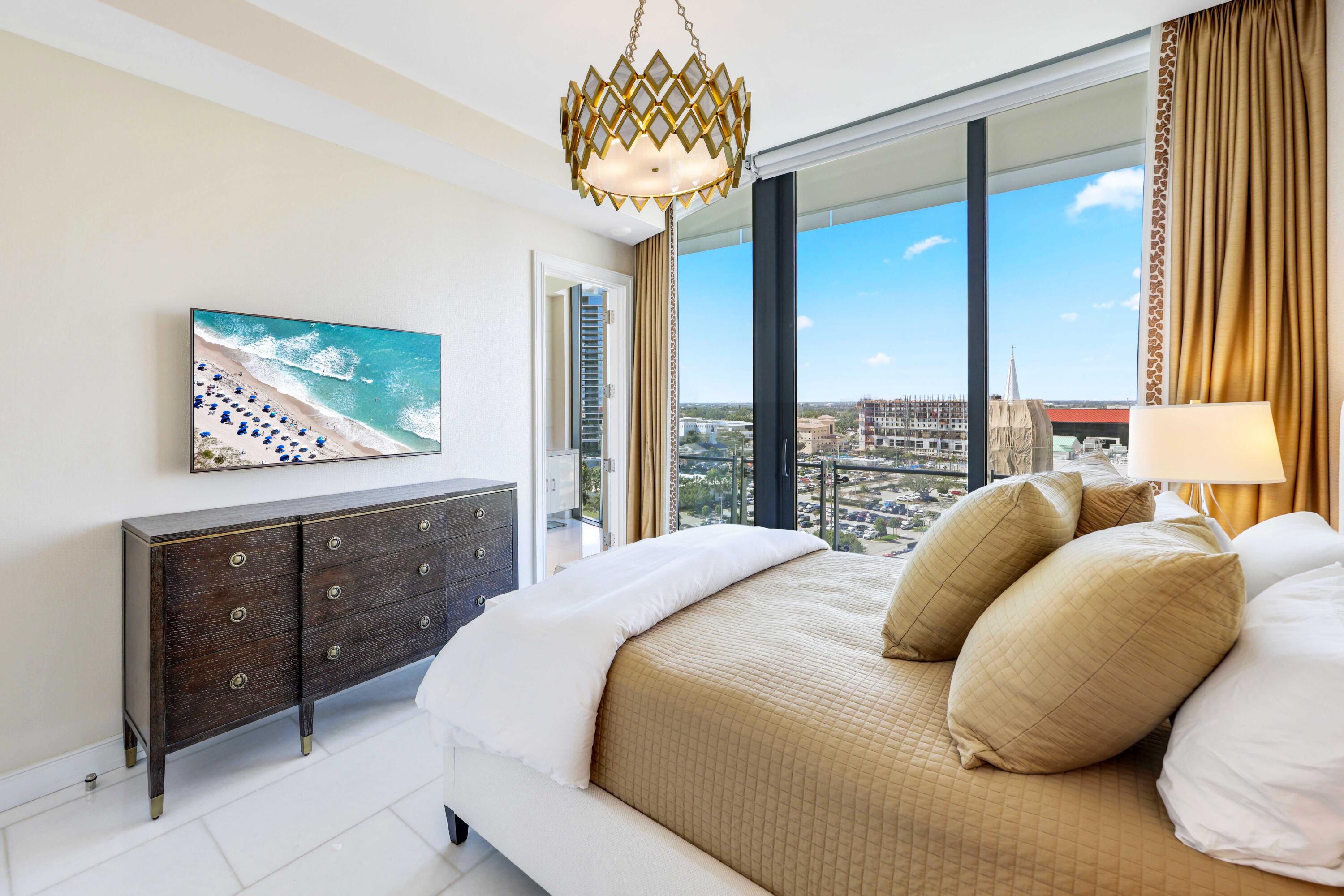 BRISTOL CONDO - Residential