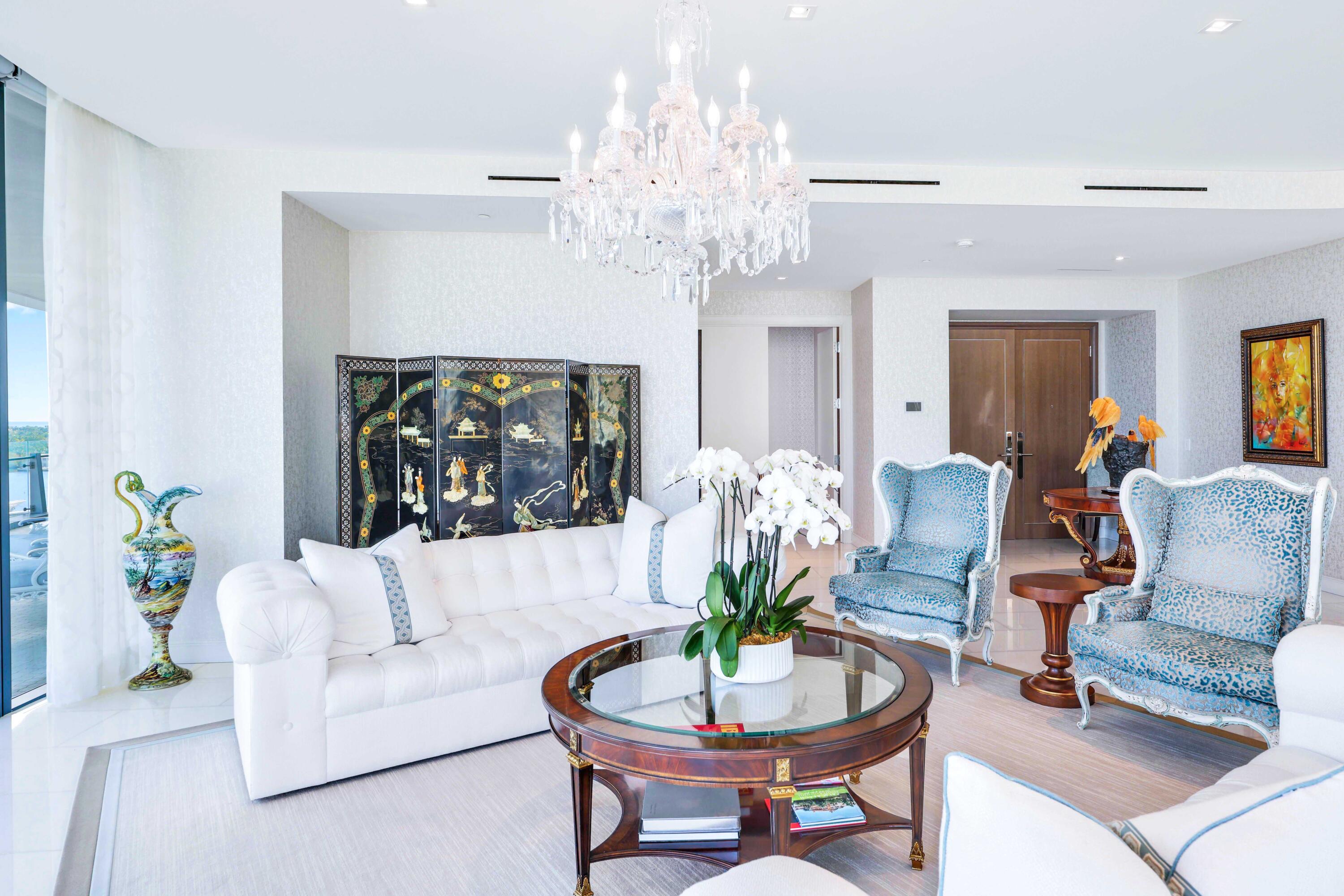 BRISTOL CONDO - Residential