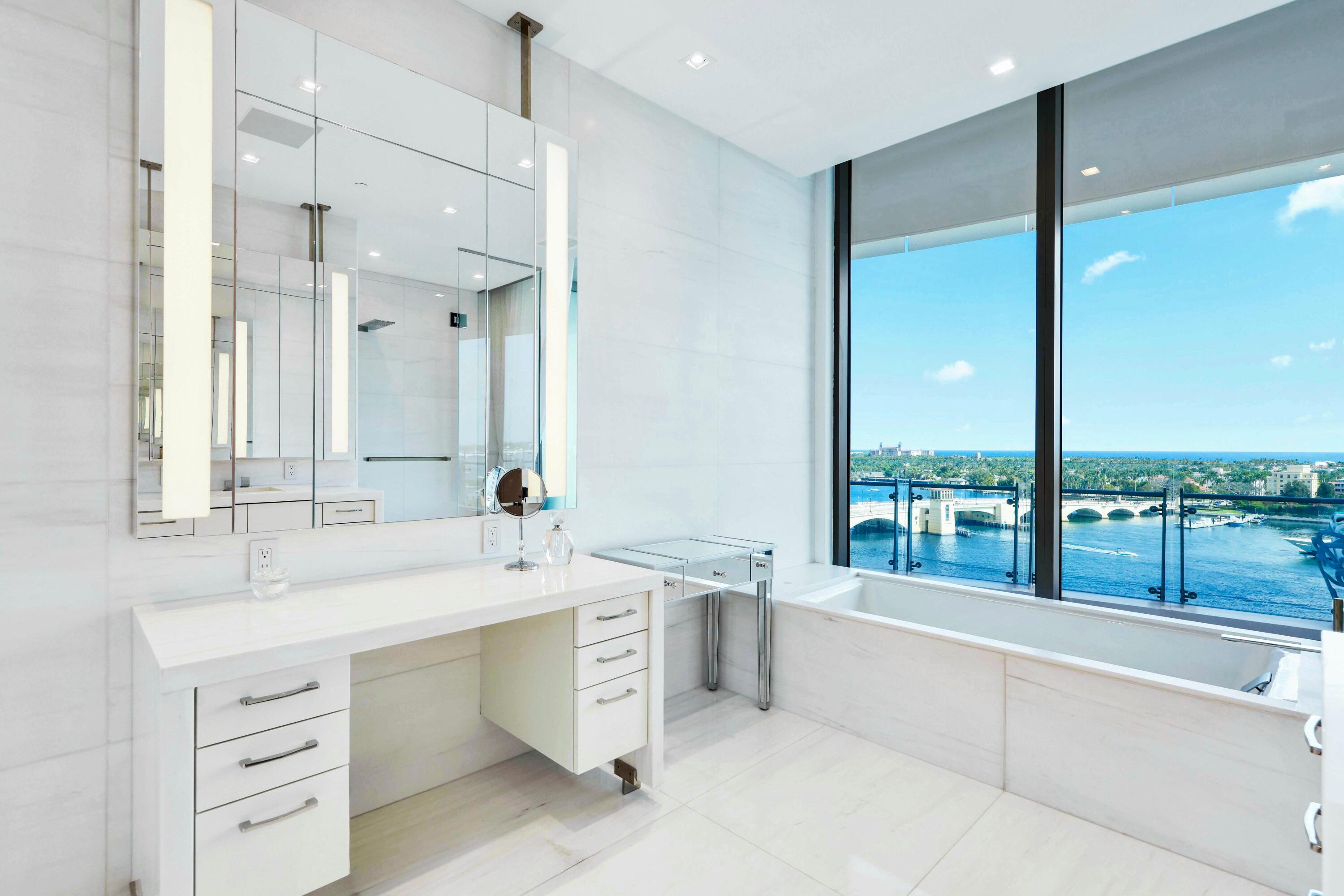 BRISTOL CONDO - Residential