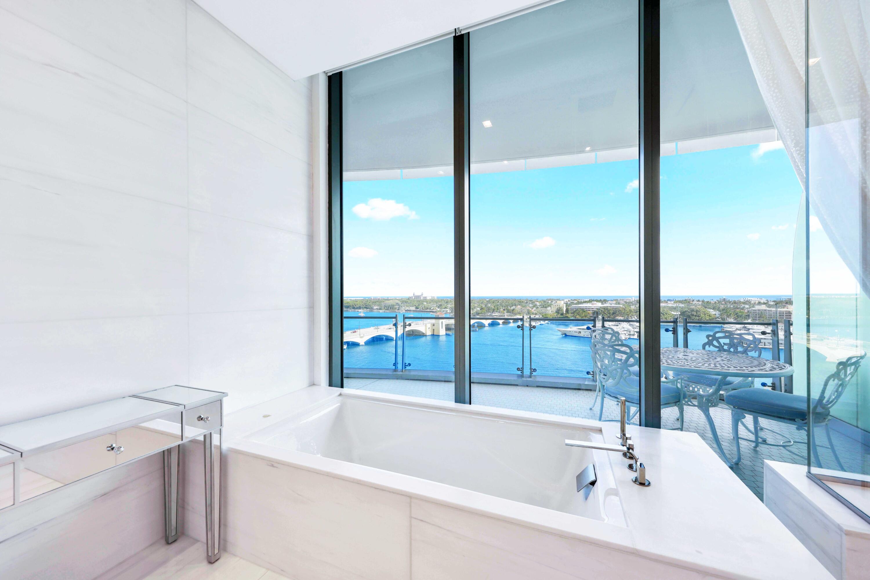 BRISTOL CONDO - Residential