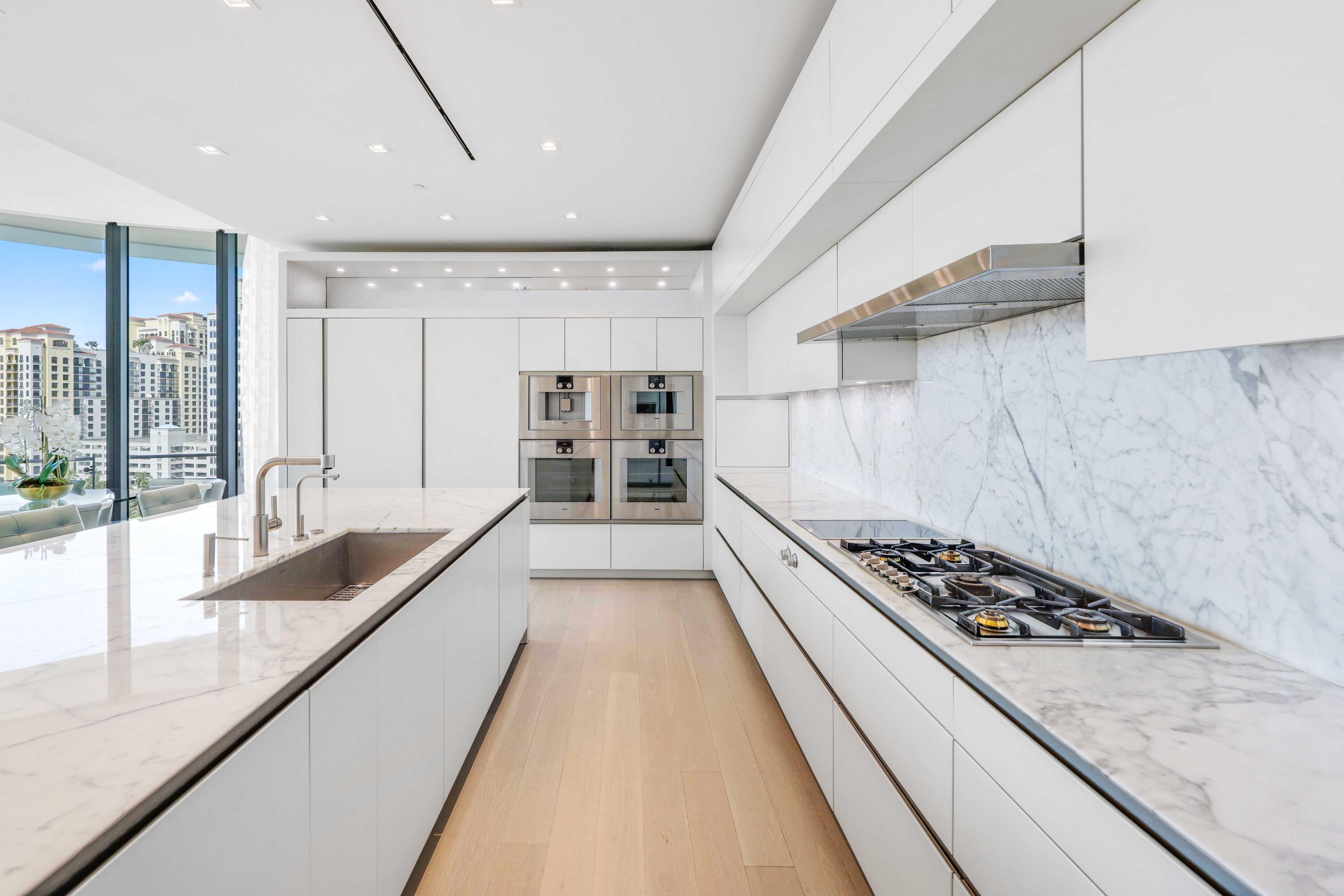 BRISTOL CONDO - Residential