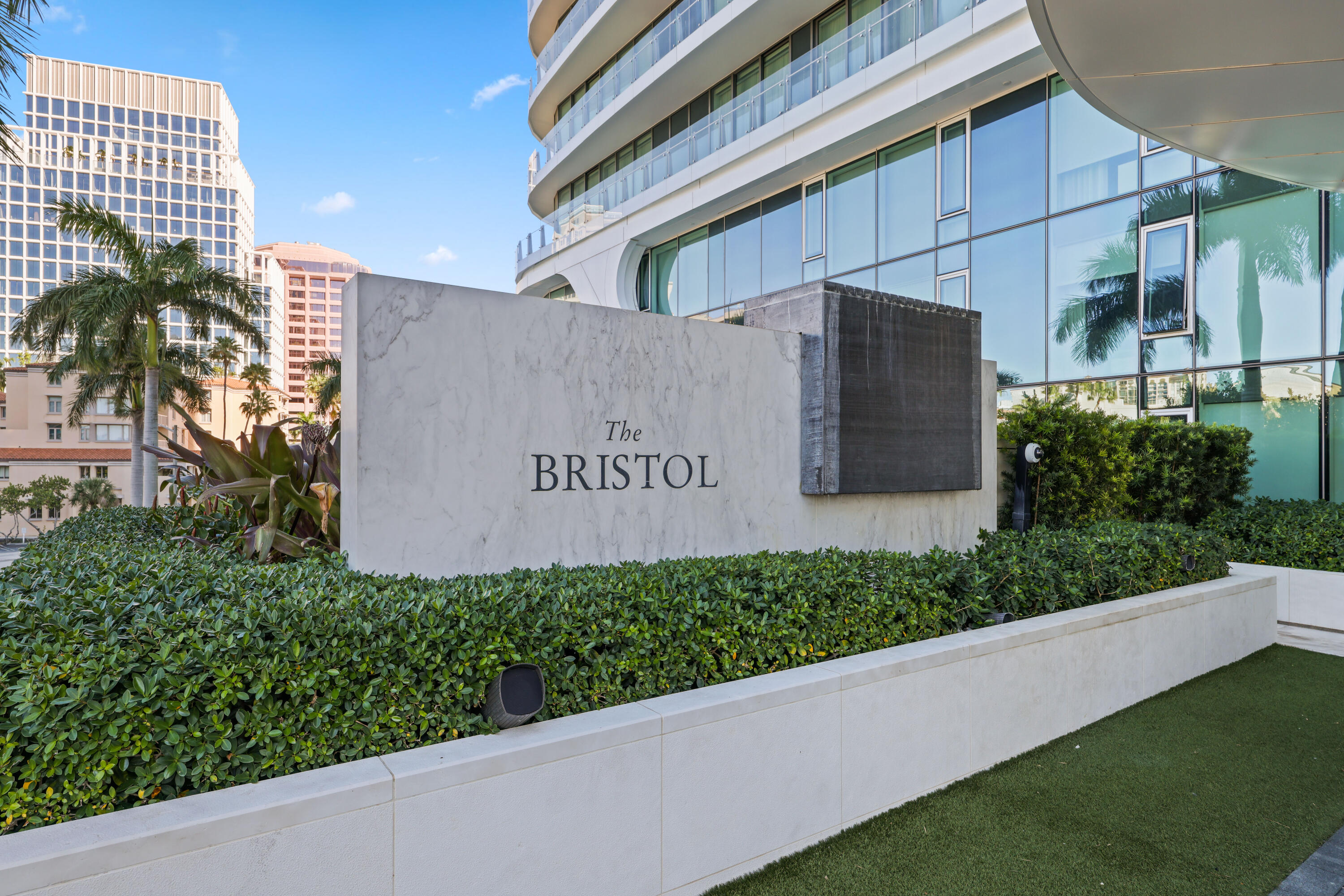 BRISTOL CONDO - Residential
