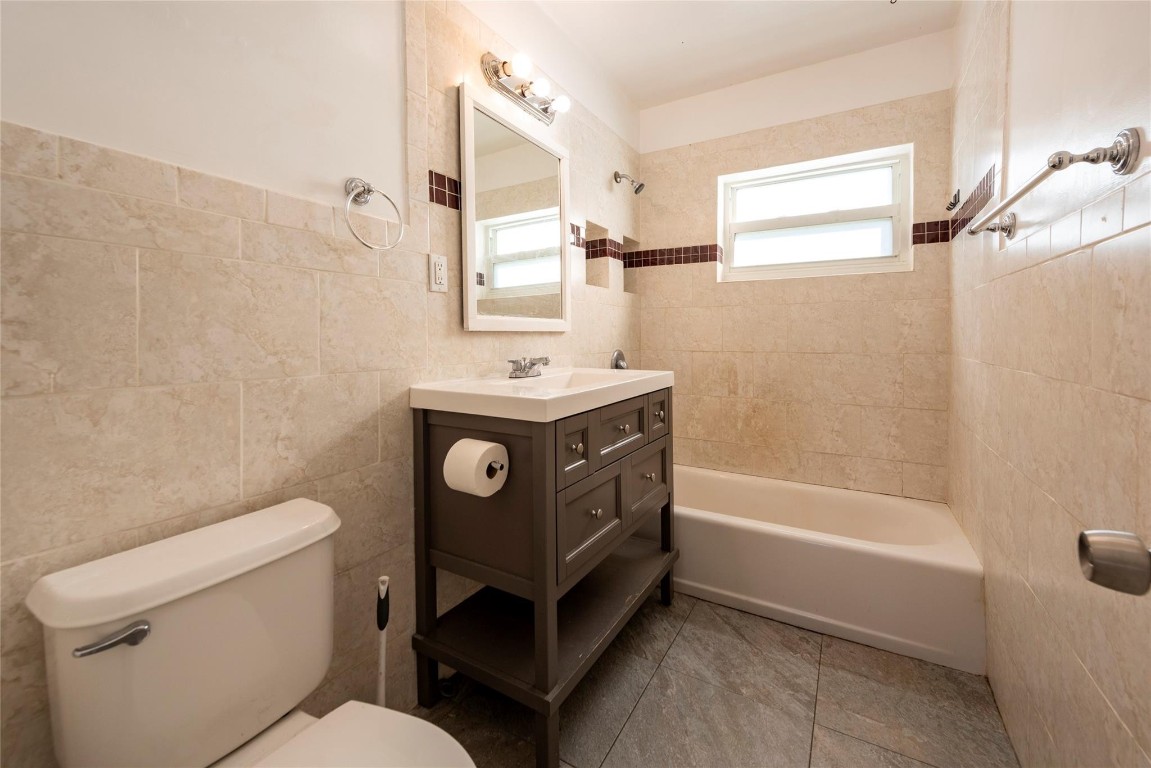 NORTH ANDREWS GARDENS - Residential Lease