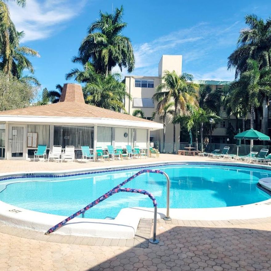 BEAUTIFUL 1/1, FIRST FLOOR, PARKING IN FRONT OF THE DOOR, CERAMIC TILE FLOORS THROUGHOUT, ENCLOSED PATIO WITH A BACK DOOR TO GO TO THE POOL AND CLUB AREA. CLOSE TO GULFSTREAM VILLAGE, SHOPPING AND RESTAURANTS.
No dogs allowed