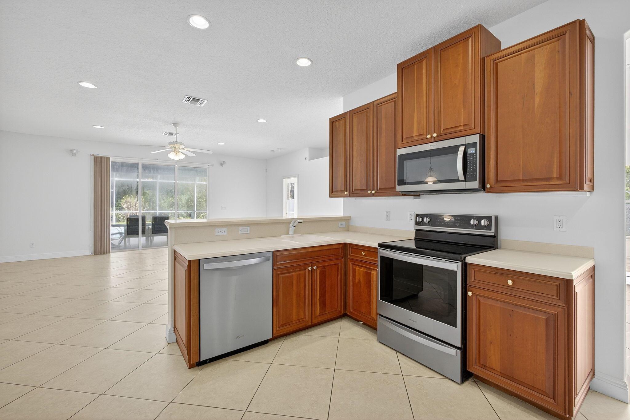 RIVER PLACE ON THE ST LUC - Residential