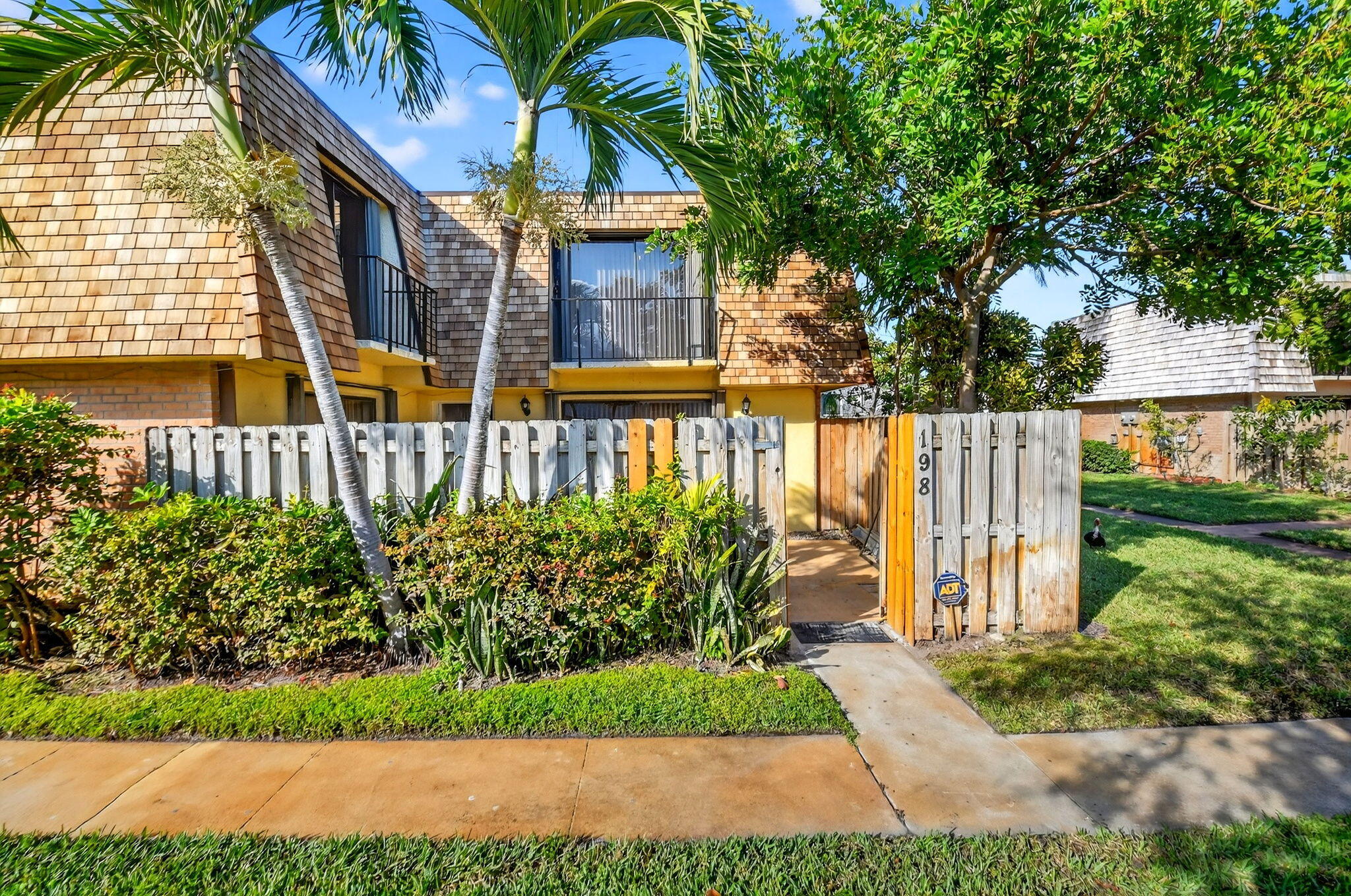 LAKEWOOD OF PALM SPRINGS - Residential