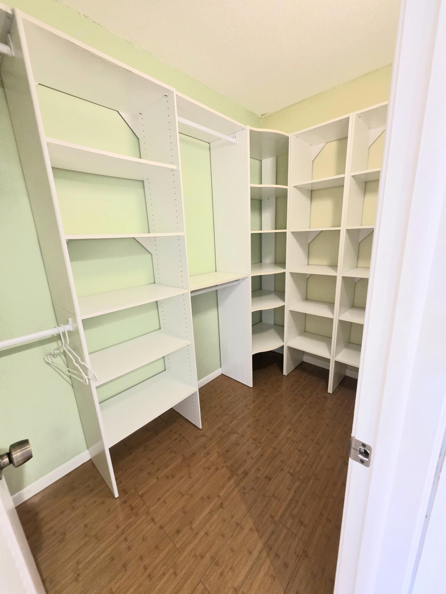 495 SE 8th Street Apt 237